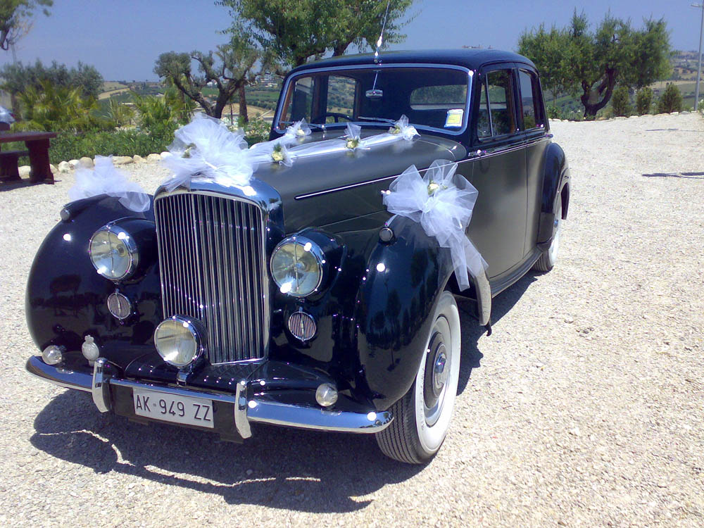 Noleggio Bentley Corropoli - scegli un auto di lusso per il tuo matrimonio